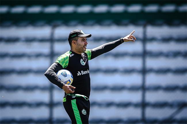 O técnico Jair Ventura quer ver o Juventude longe do Z4