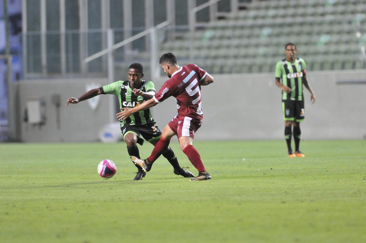 Amrica e Patrocinense se enfrentaram, no Independncia, pela primeira rodada do Campeonato Mineiro