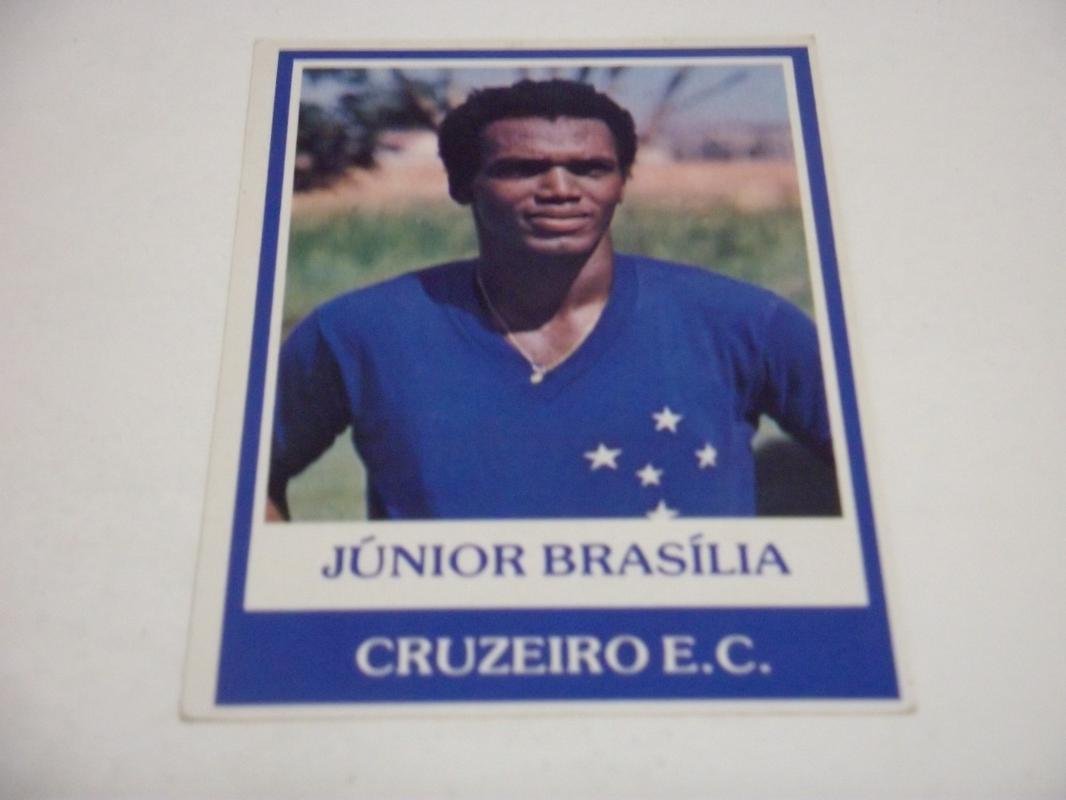 Atacante Jnior Braslia (Flamengo: 1976-1978 / Cruzeiro: 1978-1980): 69 jogos por Flamengo (11 gols) e 12 jogos por Cruzeiro (1 gol)