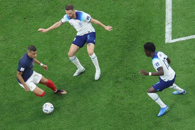 Fotos do duelo entre Inglaterra e Frana, pelas quartas de final da Copa do Mundo, no estdio Al Bayt, em Al Khor