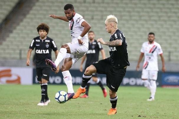 Veja imagens do empate entre Ferroviário-CE e Atlético no Castelão