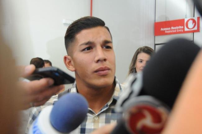 Chegada de Lucas Romero a Belo Horizonte em 3 de fevereiro de 2016 para assinar com o Cruzeiro