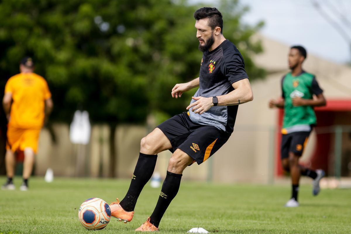 Nesta quinta-feira, sob o comando do treinador Daniel Paulista, Sport realizou primeiro trabalho ttico aps retorno s atividades