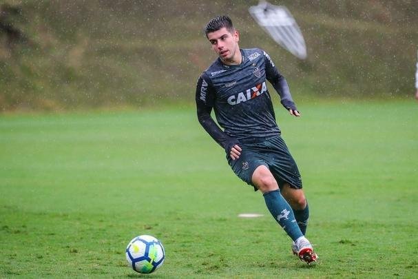 Atltico treinou sob chuva intensa na Cidade do Galo nesta quinta-feira  tarde