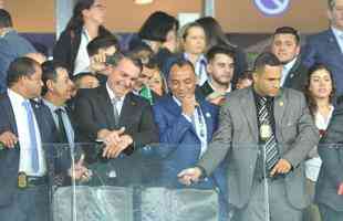 Governador de Minas, Romeu Zema, esteve no camarote do presidente Jair Bolsonaro no Mineiro durante jogo entre Brasil e Argentina pela semifinal da Copa Amrica