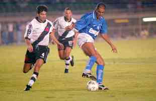 1998 - Copa Libertadores - Cruzeiro foi eliminado nas oitavas de final ao ser derrotado pelo Vasco. Imagem da partida no Mineiro