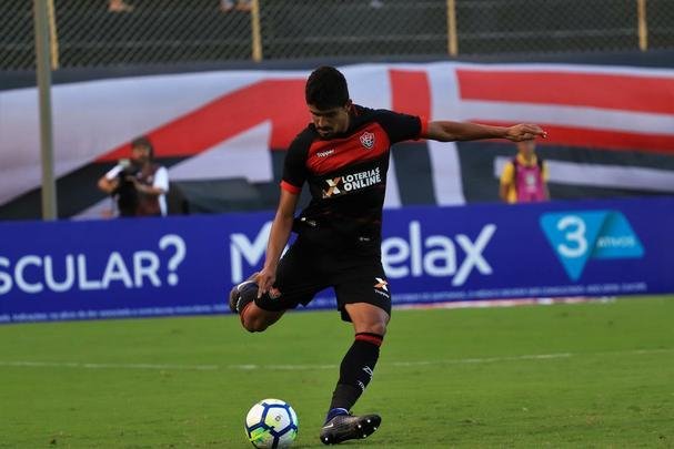 Vitória derrotou Atlético por 1 a 0, no Barradão, com gol de Léo Ceará