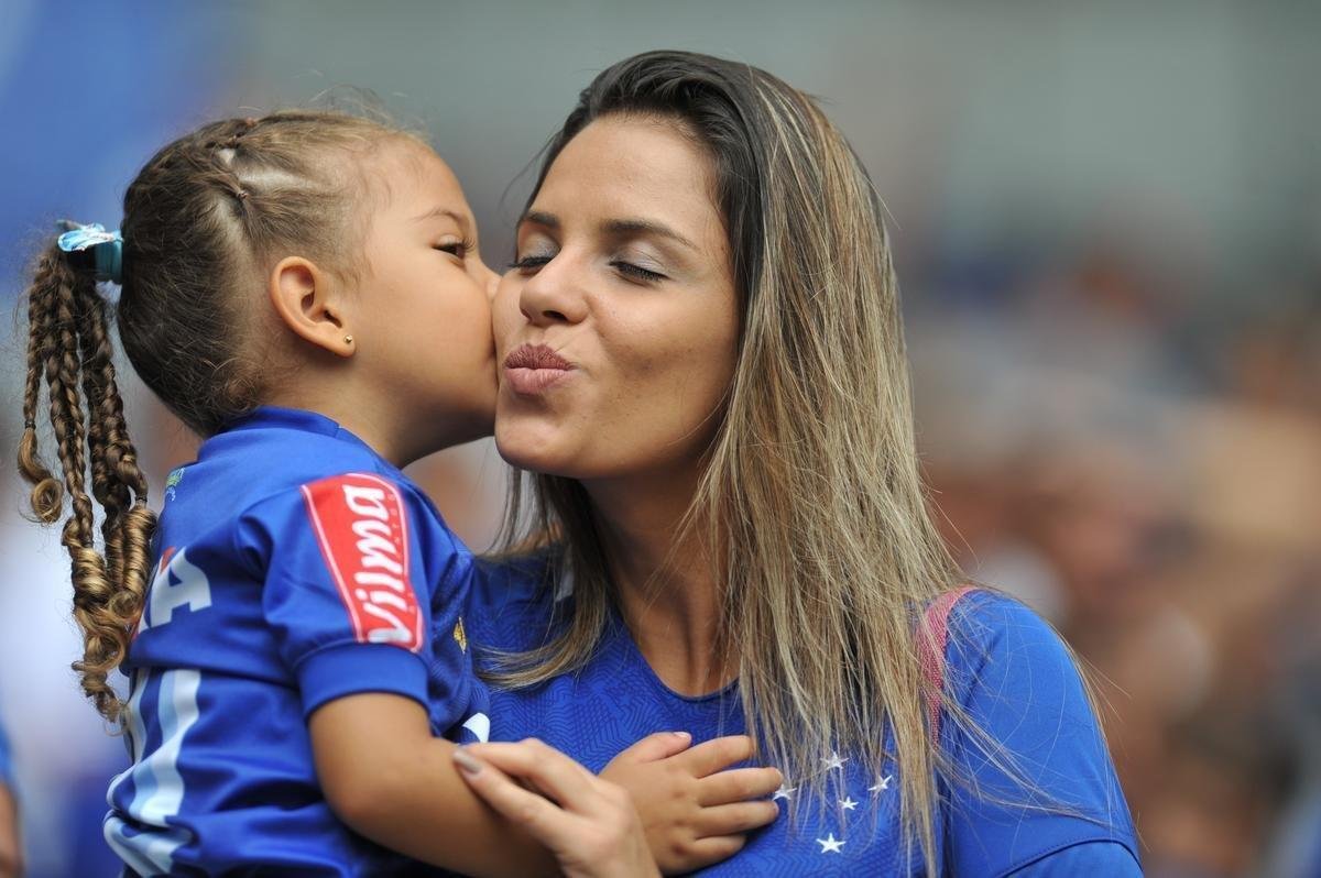 Mames tomam conta das arquibancadas do Mineiro para o duelo entre Cruzeiro e Sport