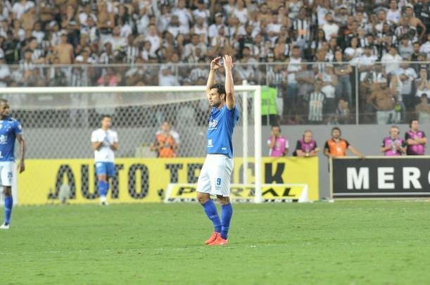Fred marca de pnalti, empata clssico e d ttulo mineiro ao Cruzeiro no Independncia
