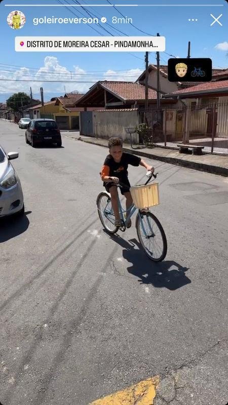 Faa um 'tour' pelo Instagram dos jogadores do Atltico durante a Data Fifa.