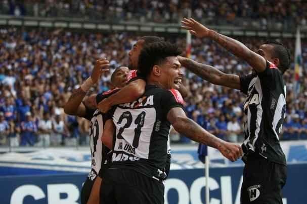 Imagens do segundo tempo do clssico entre Cruzeiro e Atltico, no Mineiro