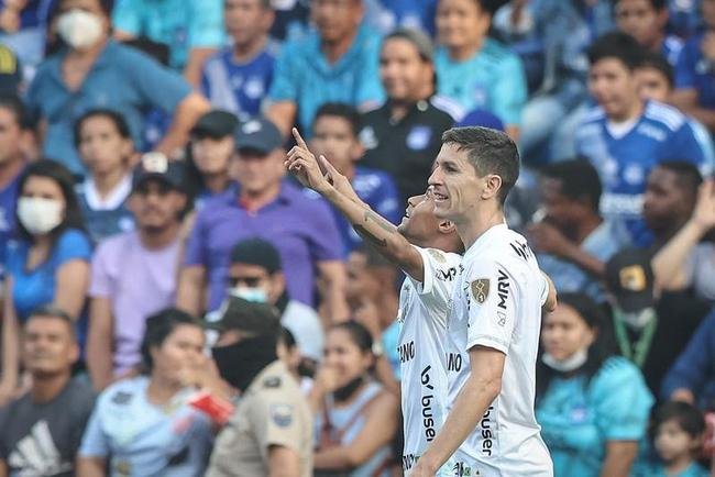 Fotos do jogo de ida das oitavas de final da Copa Libertadores, entre Emelec e Atltico, no estdio George Capwell, em Guayaquil, no Equador