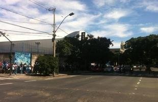 Imagens da fila de cruzeirenses por ingressos no Barro Preto