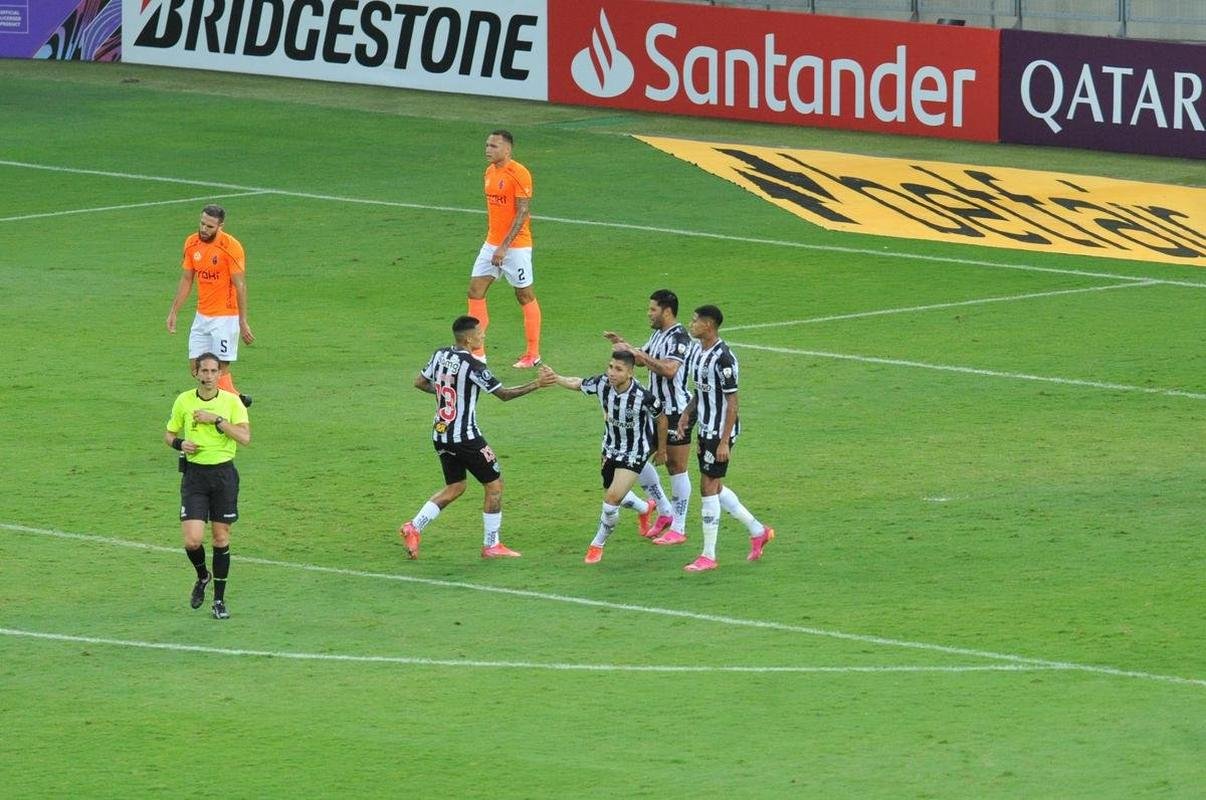 Savarino abriu o placar para o Atltico aos 28 minutos do primeiro tempo