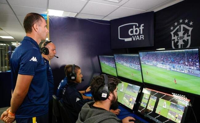 Cruzeiro é o time que mais 'sofreu' com o VAR no Brasileirão; entenda