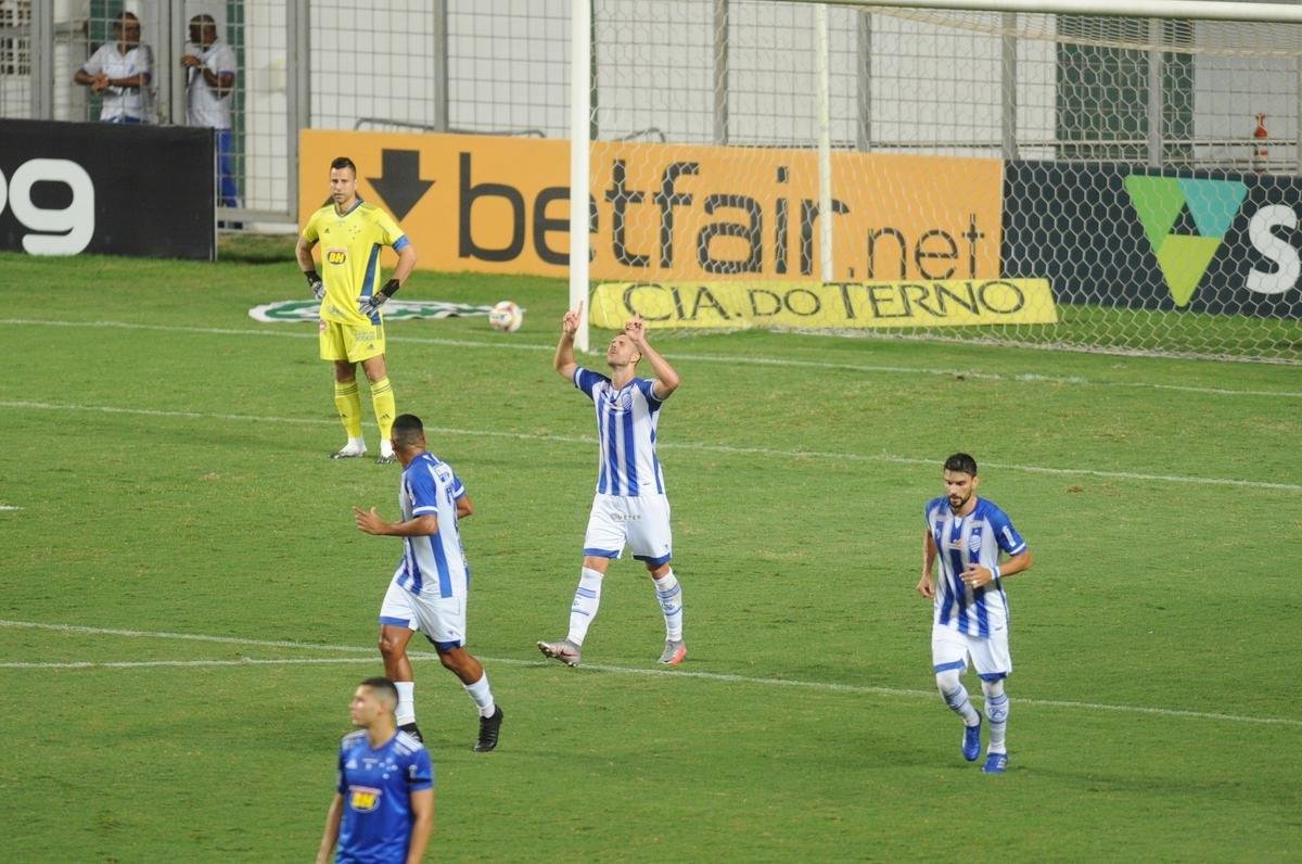 Fotos do jogo entre Cruzeiro e CSA, no Independncia, em Belo Horizonte, pela 29 rodada da Srie B do Brasileiro