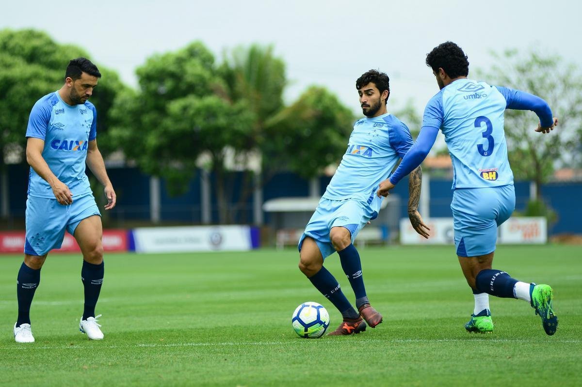 Imagens do treino do Cruzeiro nesta sexta-feira (12/10), antes do jogo contra o Vasco, pelo Brasileiro