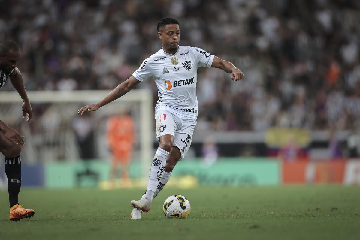 O Atltico visitou o Cear nesta quarta-feira (15), na Arena Castelo, em Fortaleza, pela 12 rodada do Campeonato Brasileiro. Veja as melhores imagens do confronto.