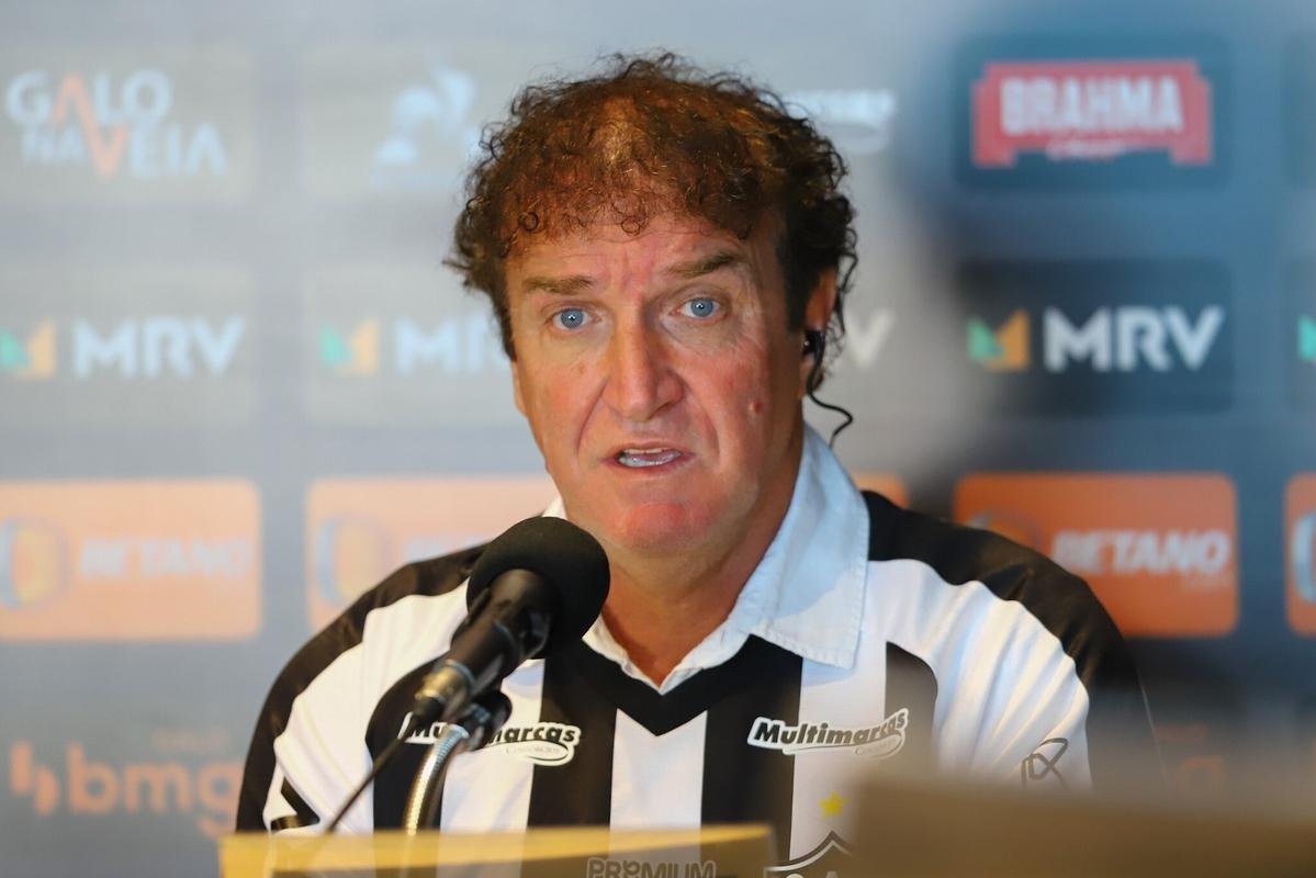 Aps comandar seu primeiro treino, Cuca foi apresentado na Arena MRV, futura casa do Atltico. O treinador de 57 anos conheceu o andamento das obras e respondeu perguntas de jornalistas no local.