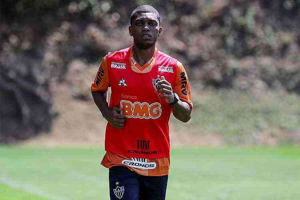 Alessandro Vincius: meia-atacante est emprestado ao Villa Nova-MG at o fim do Mineiro