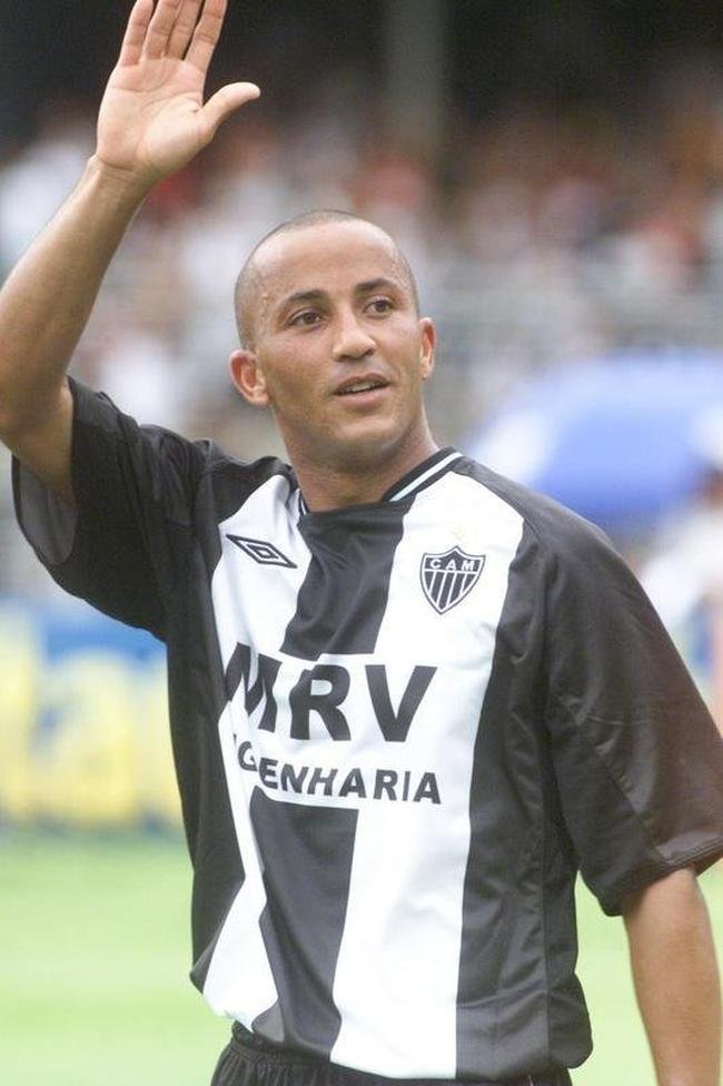 Alex Mineiro - Jogou no Atltico em 2004. Foi para o Palmeiras em 2008.