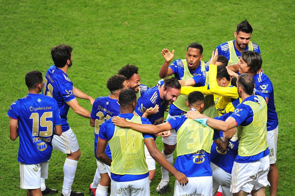 Fotos do duelo entre Cruzeiro e Vitria, no Independncia, em Belo Horizonte, pela 17 rodada da Srie B do Campeonato Brasileiro