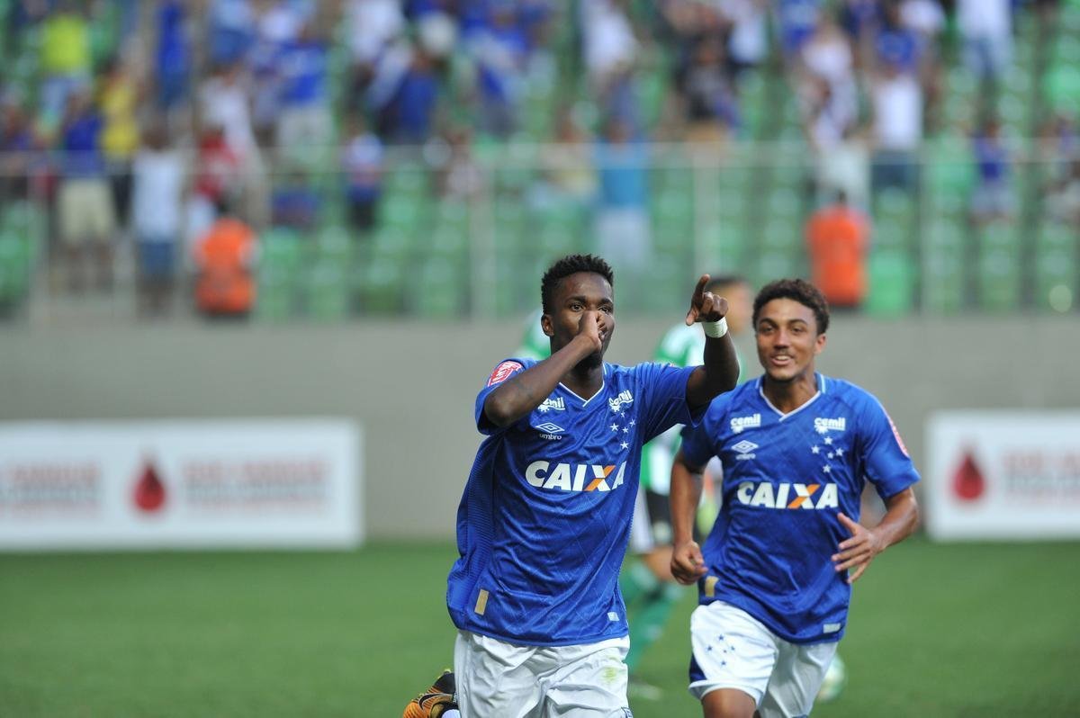 Imagens do jogo entre Cruzeiro e Coritiba, no Independncia, pela final do Campeonato Brasileiro Sub-20