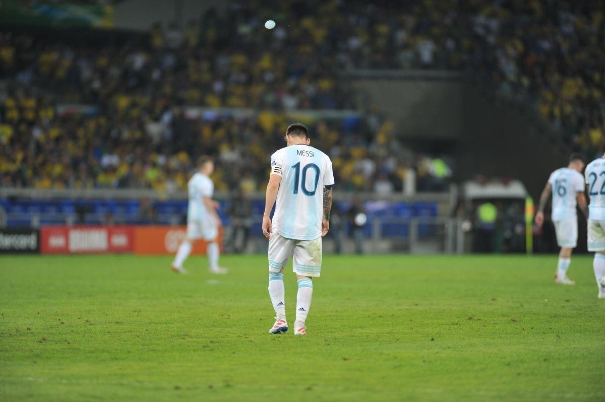 Fotos da vitria do Brasil sobre a Argentina, por 2 a 0, no Mineiro, pela semifinal da Copa Amrica; Gabriel Jesus e Firmino marcaram os gols da seleo em BH