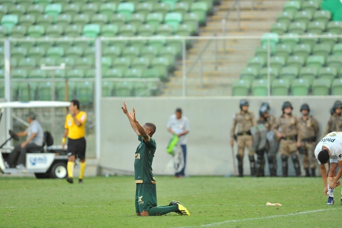 Jogadores do Amrica comemoraram muito a vitria deste domingo sobre o Santos