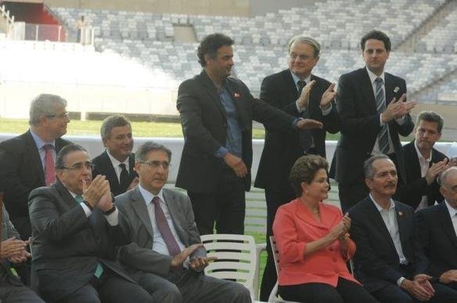 Com presen�a de personalidades, Mineir�o reabre portas