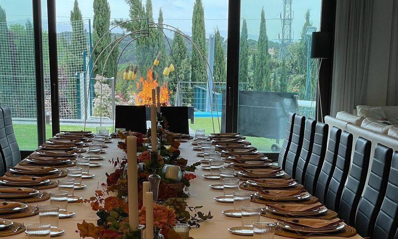 Jantar de Ronaldo em Madri com tcnico Carlo Ancelotti, campeo espanhol pelo Real Madrid, e famosos, como Figo, Hierro e Nadal