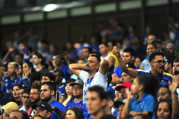 Lances do segundo tempo do jogo entre Cruzeiro e Athletico, no Mineiro, pelo Brasileiro