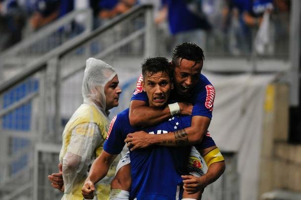 Cruzeiro x Grmio, jogo disputado no Mineiro e vlido pelo Campeonato Brasileiro