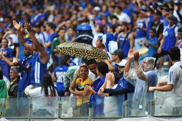 Cruzeiro x Flamengo: fotos do jogo vlido pela 37 rodada do Brasileiro, neste domingo (25/11), no Mineiro (Ramon Lisboa/EM D.A Press)