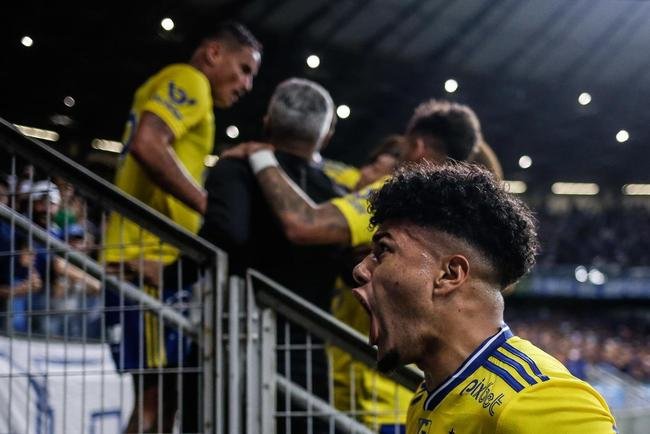 As melhores fotos do jogo entre Cruzeiro e Operrio-PR, no Mineiro, em Belo Horizonte, pela 29 rodada da Srie B do Brasileiro