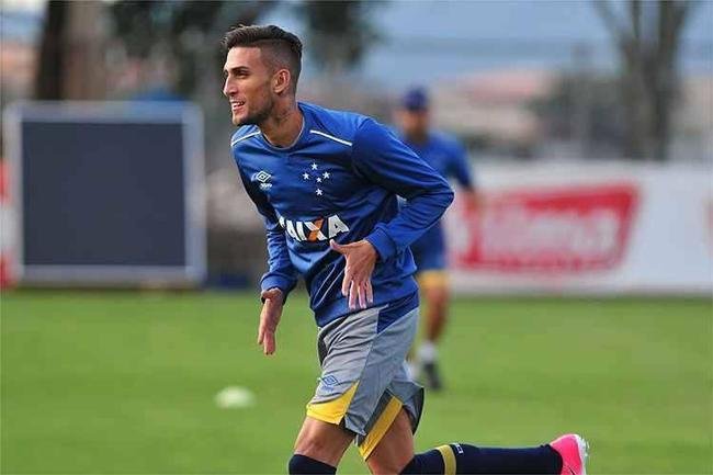 Rafael Marques (atacante) - contratado ao Palmeiras, fez 19 partidas pelo Cruzeiro no Campeonato Brasileiro - a maioria na condio de suplente - e marcou apenas um gol.