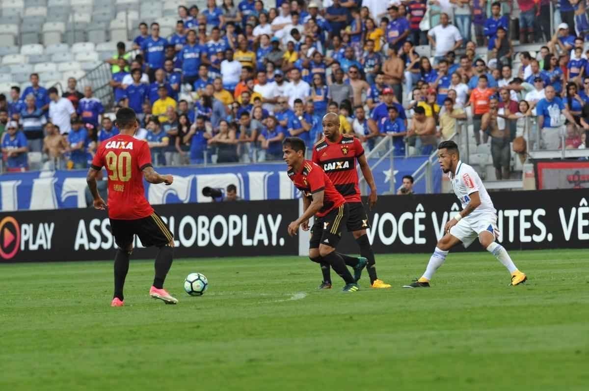 Imagens da partida entre Cruzeiro e Sport, duelo vlido pela 21 rodada da Srie A do Campeonato Brasileiro