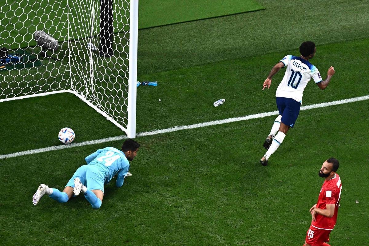 Inglaterra e Ir, no primeiro jogo do Grupo B da Copa do Mundo.