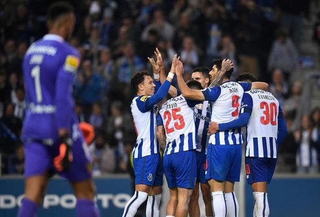 12. Porto (Portugal) - 229 pontos
