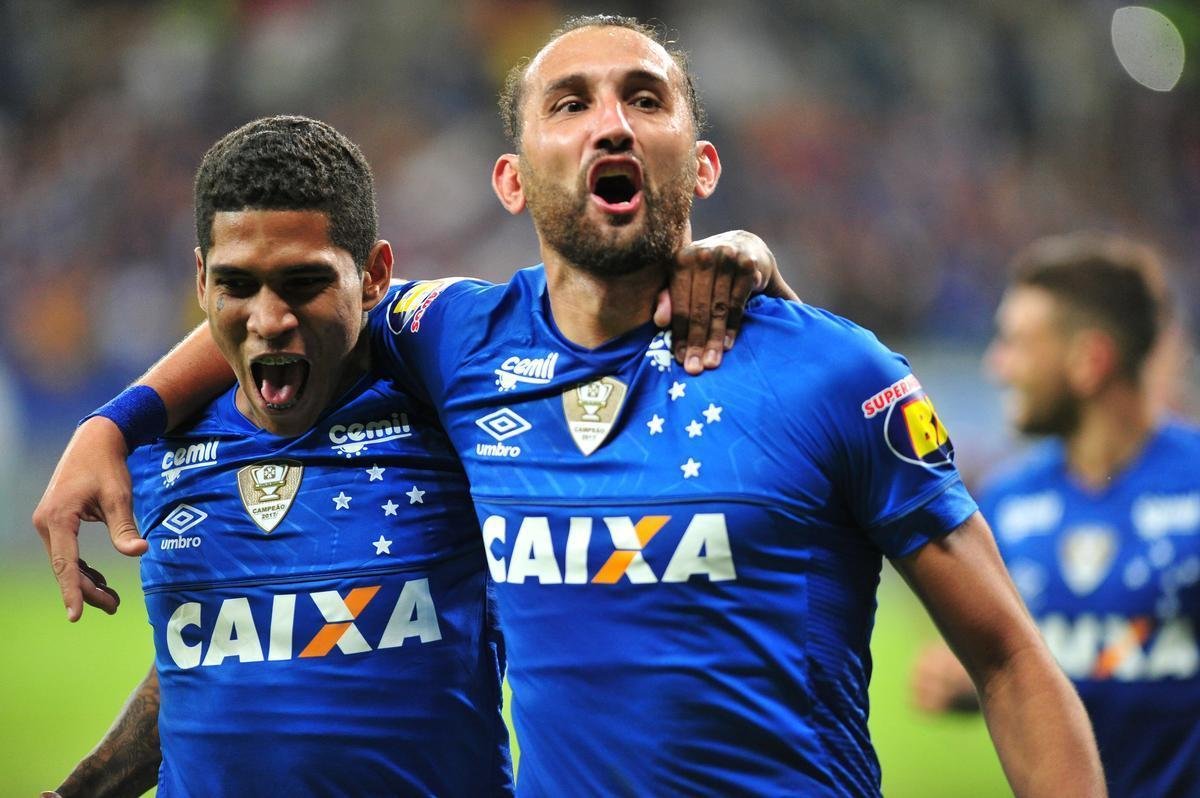 Cruzeiro fez o dever de casa e venceu o Furaco por 2 a 1