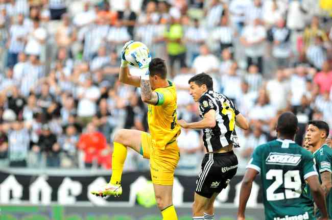 Fotos do jogo entre Atlético e Goiás, no Mineirão, em Belo Horizonte, pela 23ª rodada da Série A do Brasileiro