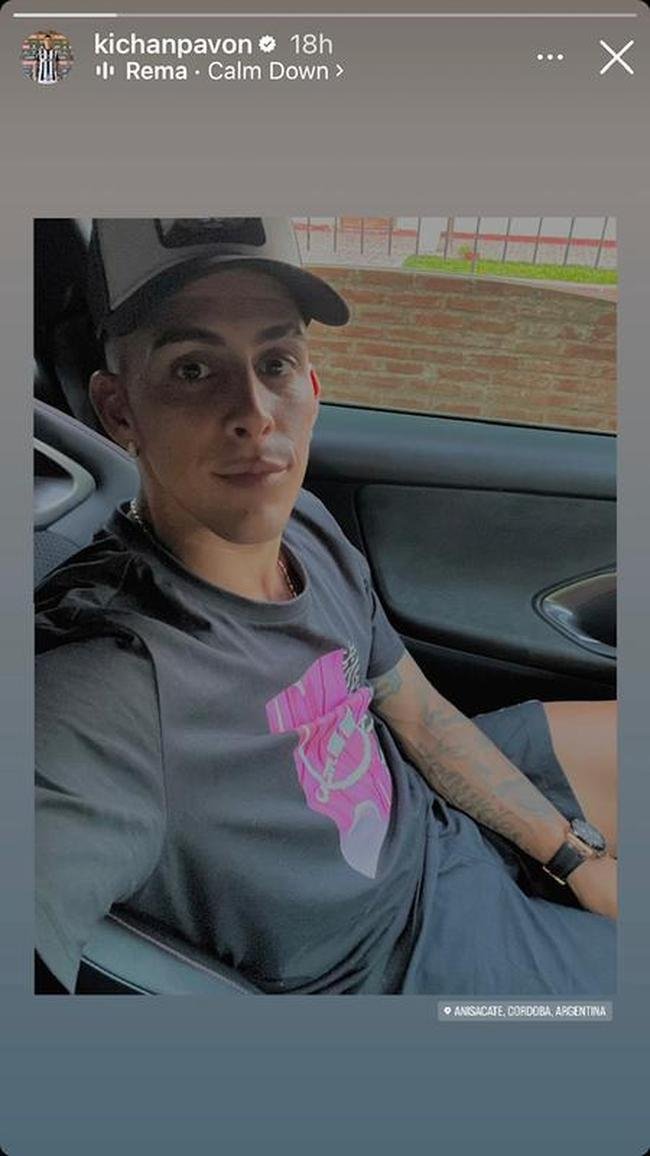 Pav�n tamb�m viajou para casa. O atacante argentino est� em C�rdoba.