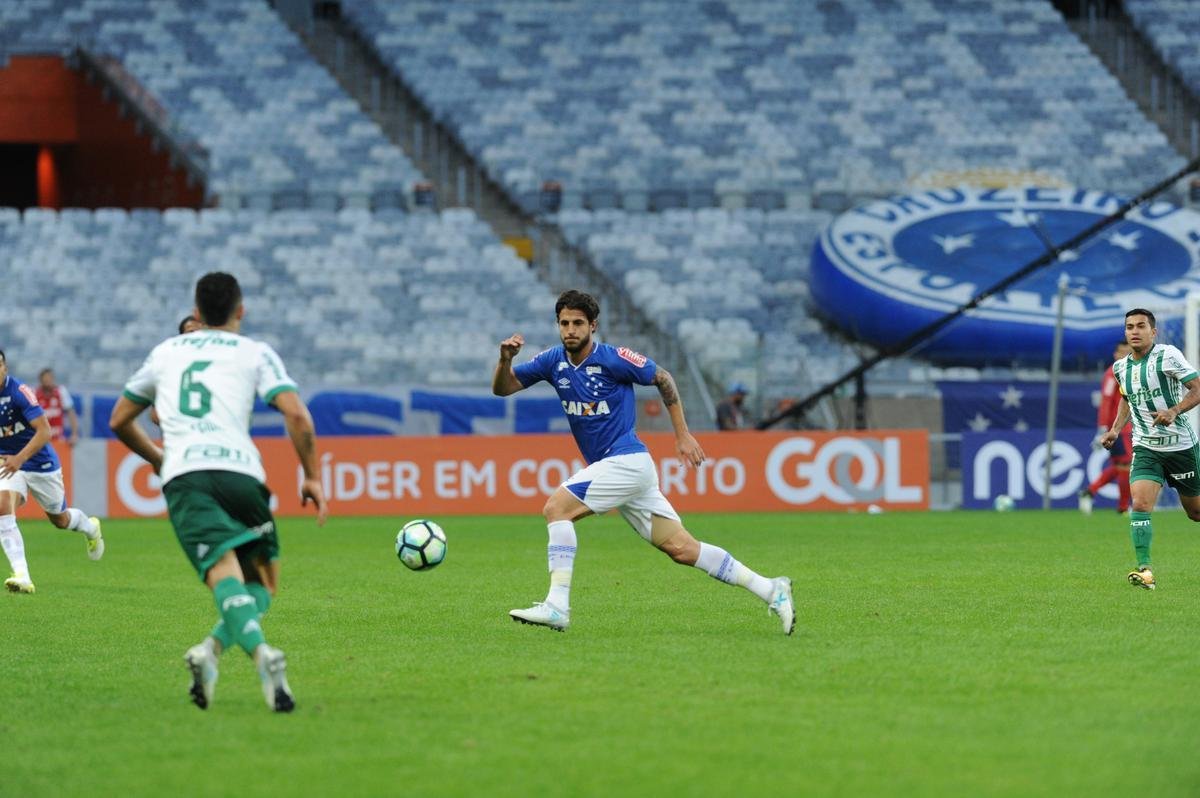 O volante Hudson teve passagem importante pelo Cruzeiro em 2017. Em 39 partidas na temporada, o volante marcou trs gols, todos de cabea. O volante foi muito importante na conquista da Copa do Brasil daquele ano ao marcar gols decisivos contra So Paulo (quarta fase) e Grmio (semifinal), alm de converter sua cobrana na disputa por pnaltis contra o Flamengo, na final (vitria por 5 a 3, no Mineiro).