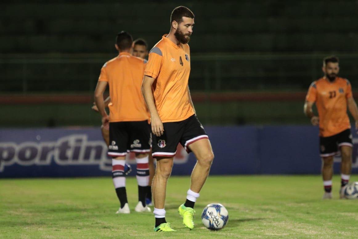 Confiança e Santa Cruz jogam em Feira de Santana na noite deste sábado. Partida vale uma vaga na semifinal da Copa do Nordeste