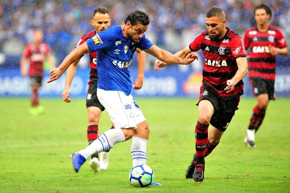 Cruzeiro x Flamengo: fotos do jogo vlido pela 37 rodada do Brasileiro, neste domingo (25/11), no Mineiro (Ramon Lisboa/EM D.A Press)