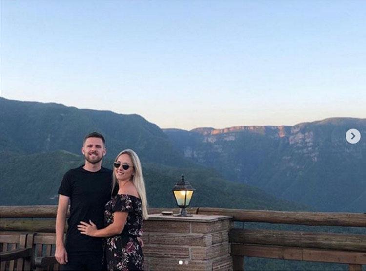Ezequiel e sua esposa em Morada dos Cayons, em Praia Grande, Santa Catarina