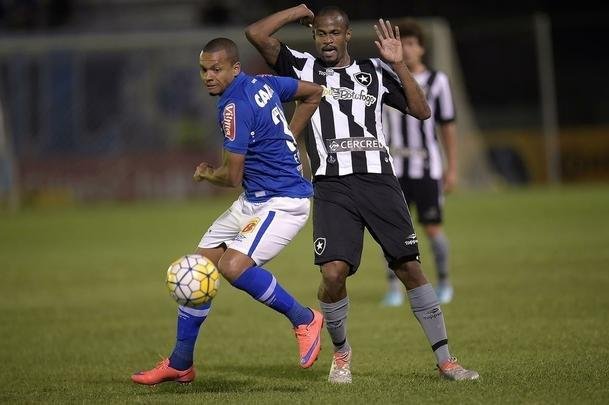 Fotos de Botafogo x Cruzeiro, no Estdio Luso-Brasileiro, pelo jogo de ida das oitavas de final da Copa do Brasil