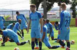 O Cruzeiro fez, nesta tera-feira, o ltimo treino em BH antes da viagem para Santiago, onde enfrenta a Universidad de Chile, pela Copa Libertadores