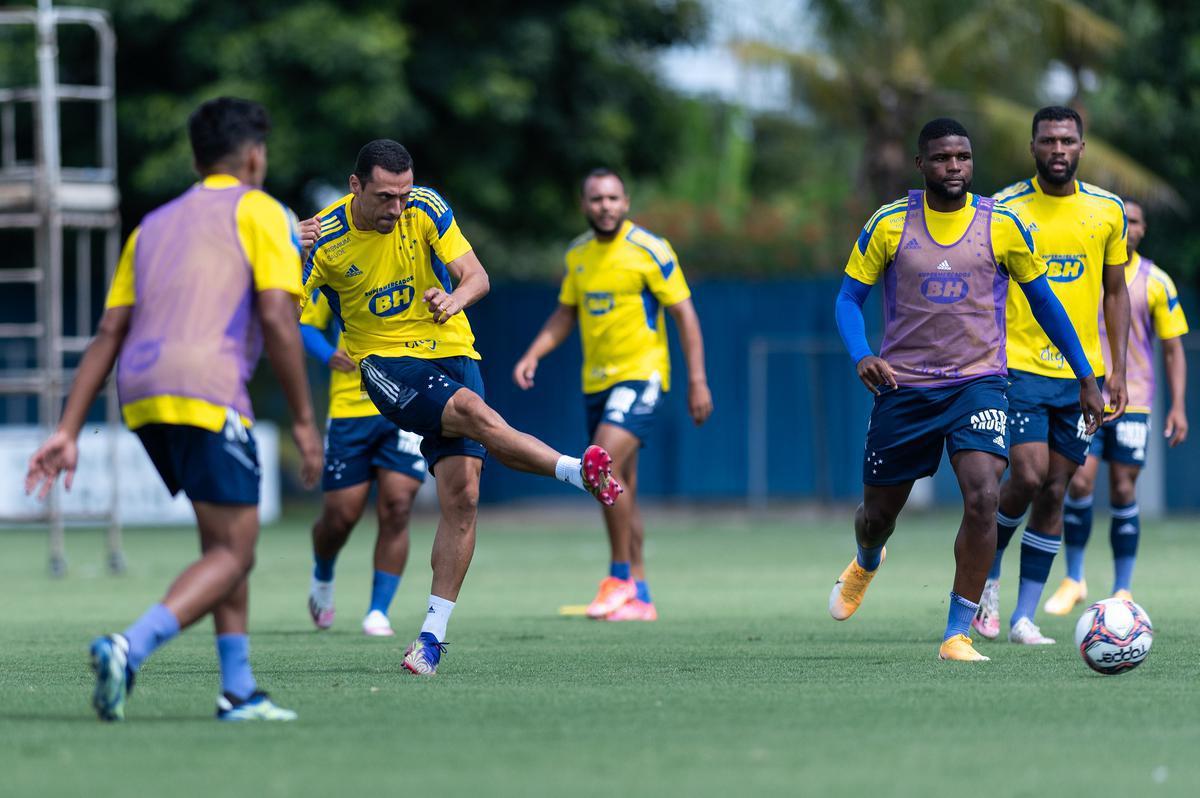 Imagens do último treino do Cruzeiro antes do jogo contra o Coimbra, pelo Campeonato Mineiro