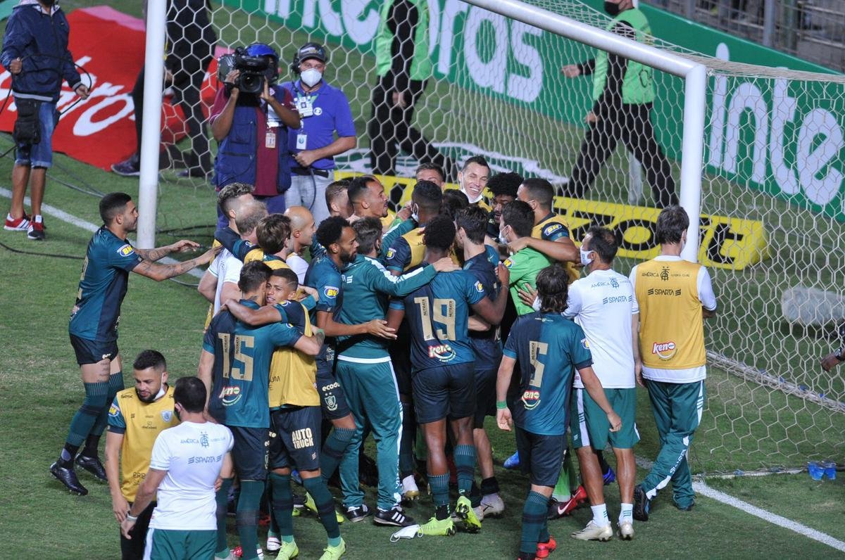 Depois de empate por 1 a 1 no tempo normal, Amrica derrotou Ferrovirio por 3 a 2 nos pnaltis e avanou  terceira fase da Copa do Brasil